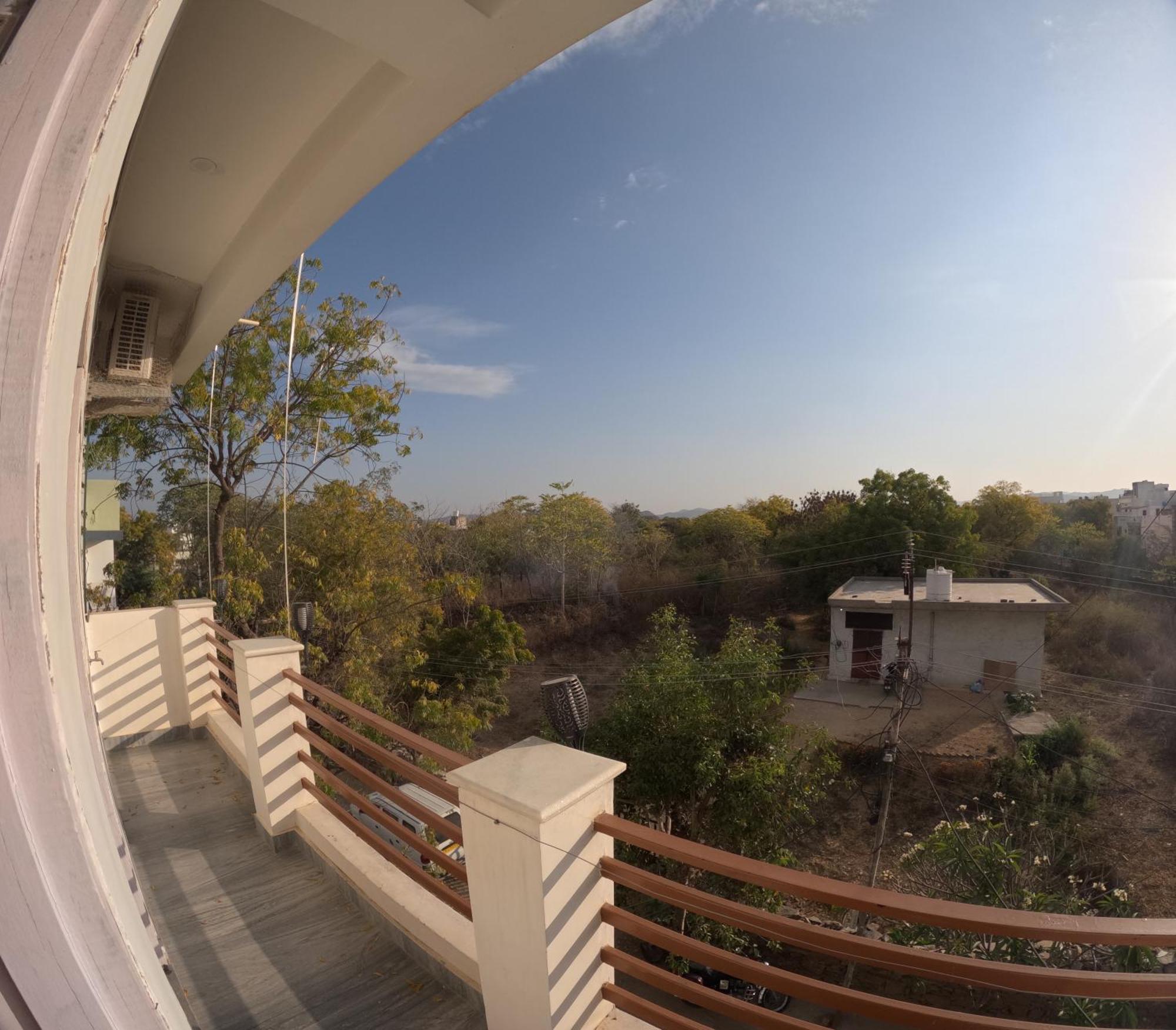 Choudhary White House Udaipur Apartment Exterior photo